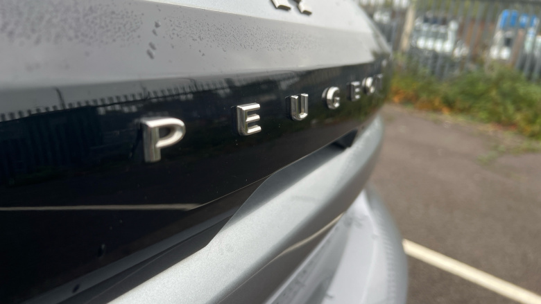 Peugeot 208 1.2 PureTech 100 Allure Premium + 5dr Petrol Hatchback